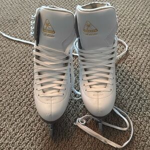 Jackson ice skates